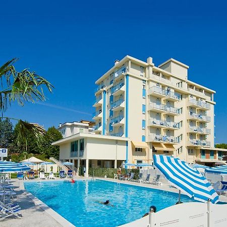 Hotel Bolivar Lido di Jesolo Bagian luar foto