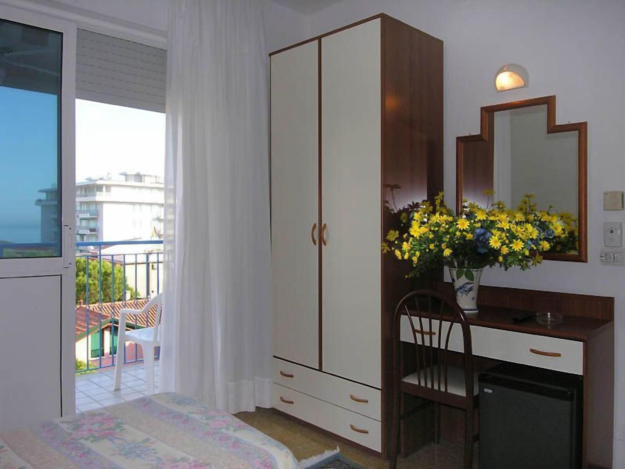 Hotel Bolivar Lido di Jesolo Bagian luar foto