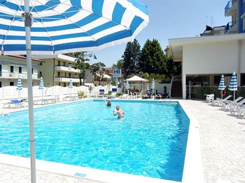 Hotel Bolivar Lido di Jesolo Bagian luar foto
