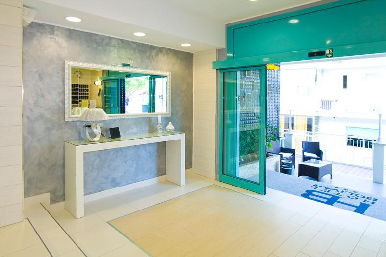 Hotel Bolivar Lido di Jesolo Bagian luar foto
