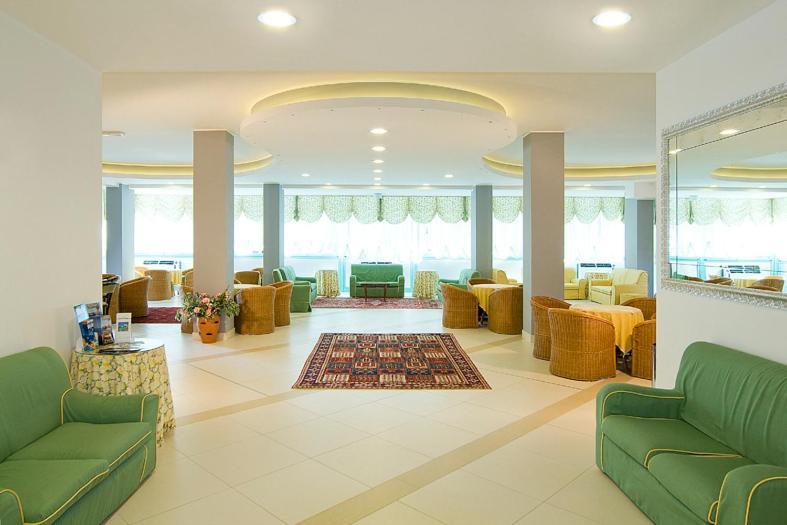 Hotel Bolivar Lido di Jesolo Bagian luar foto