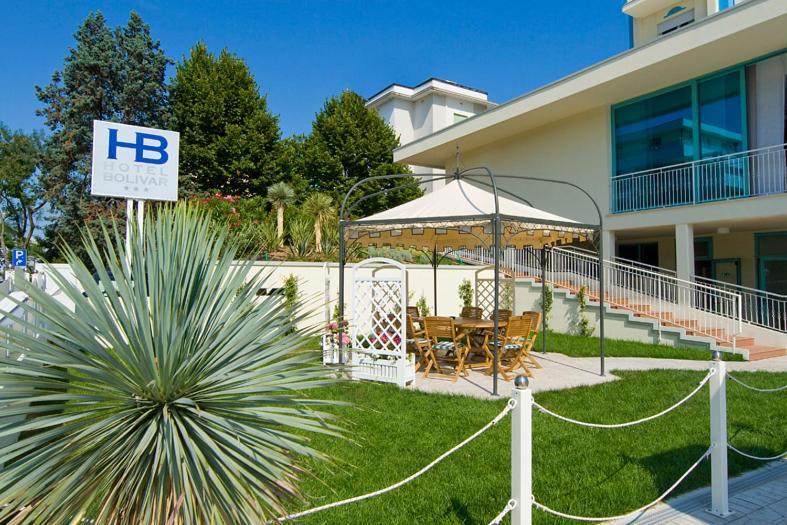 Hotel Bolivar Lido di Jesolo Bagian luar foto