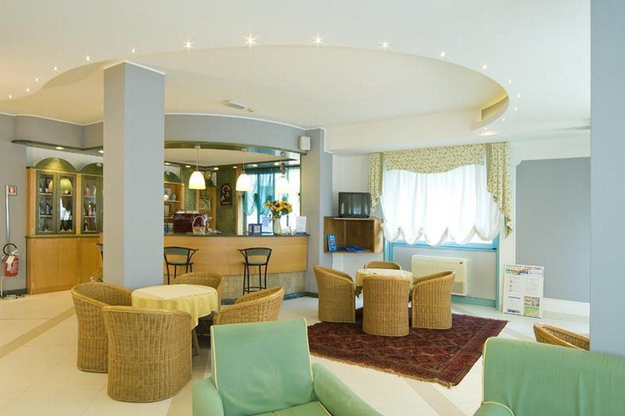 Hotel Bolivar Lido di Jesolo Bagian luar foto
