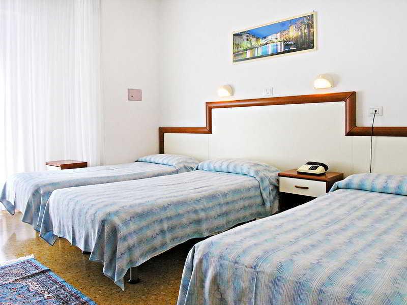Hotel Bolivar Lido di Jesolo Bagian luar foto